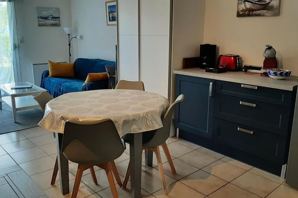 Hyper Centre De Sarzeau, Grand Appartement Au Calme Avec Jardinet Eksteriør billede